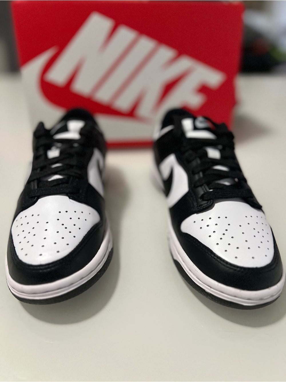 W NIKE Black and White Low-Top Sneakers - Picture 3 of 7